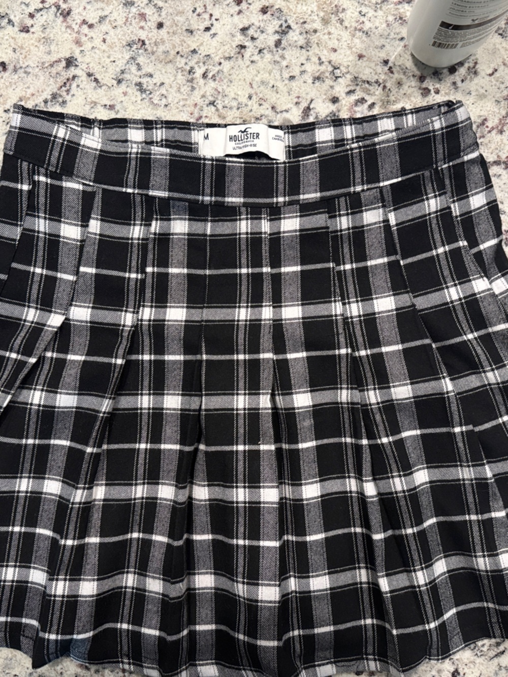 Hollister Black and White Plaid High-Rise Skirt